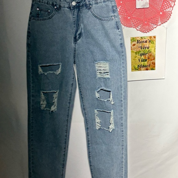 Mwardrobe NWOT High Wasted Baggy Ripped Boyfriend Jeans Small - Picture 3 of 11